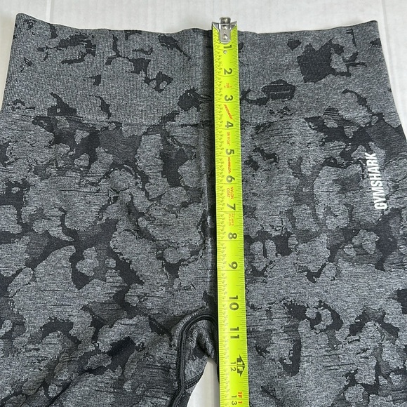 Gymshark Womens XLarge Black Crop Top and Camo Seamless Leggings Activewear - Picture 8 of 15